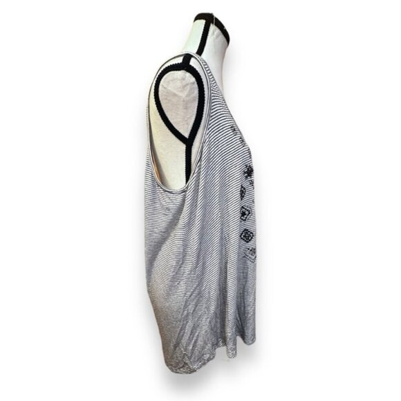 Women’s torrid 1 Striped Tribal Cut Out Embroidered Hip Knot Tank Top 14 16 1XL - Picture 5 of 10